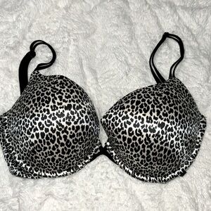 34DDD Victorias Secret very sexy push up bra in white cheetah prink